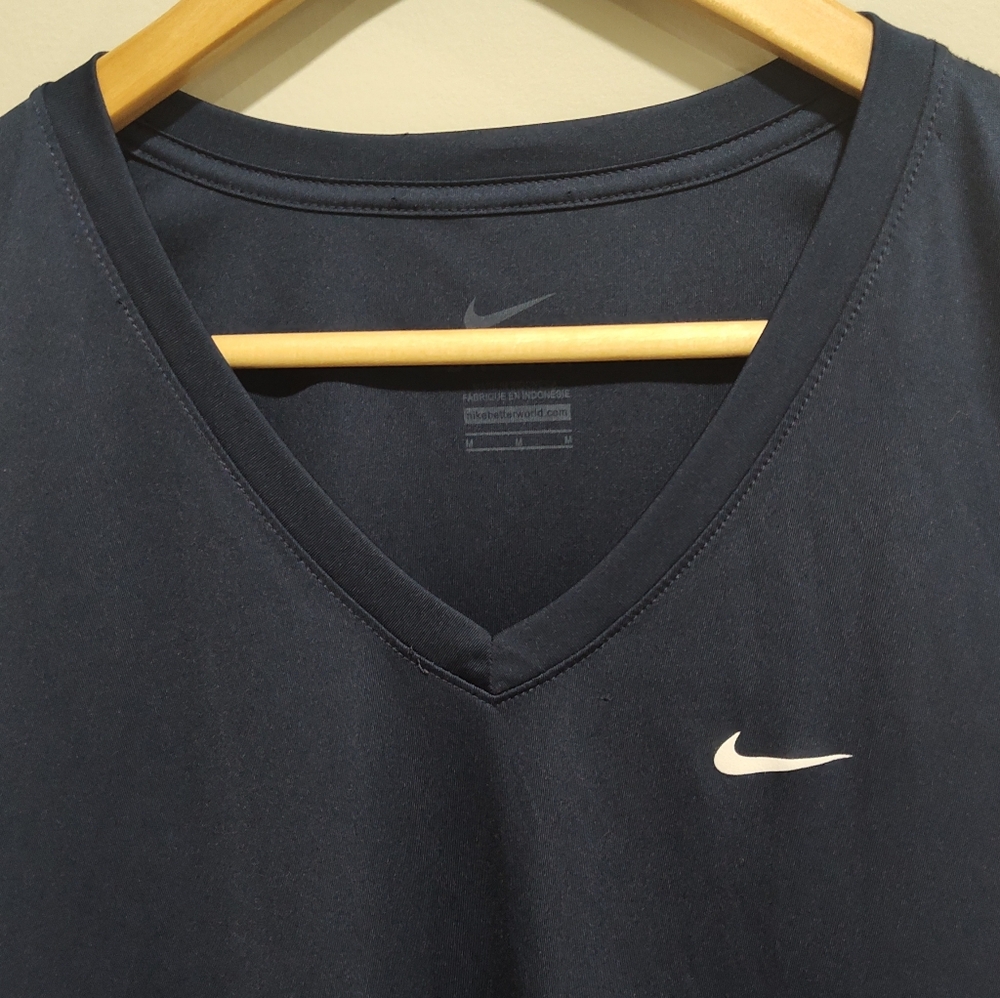 Nike Dri-Fit V-Neck T Shirt, Women's Size Medium, Navy Blue, Gym Run Exercise - Picture 2 of 7